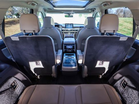 Used 2022 Lincoln Aviator Reserve w/ Equipment Group 201A image 47