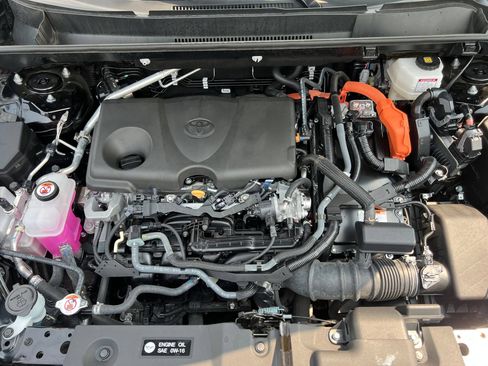 Used 2025 Toyota RAV4 XLE AWD/4WD image 32