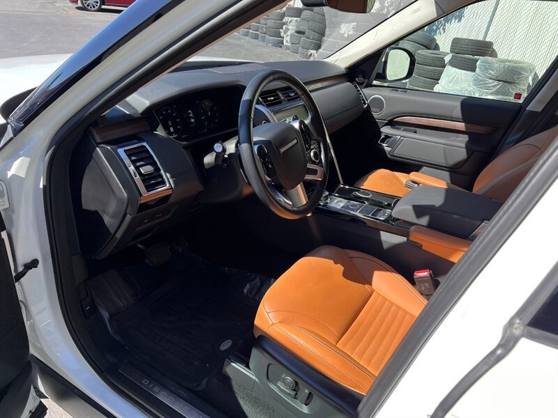 Used 2019 Land Rover Discovery HSE AWD/4WD image 12