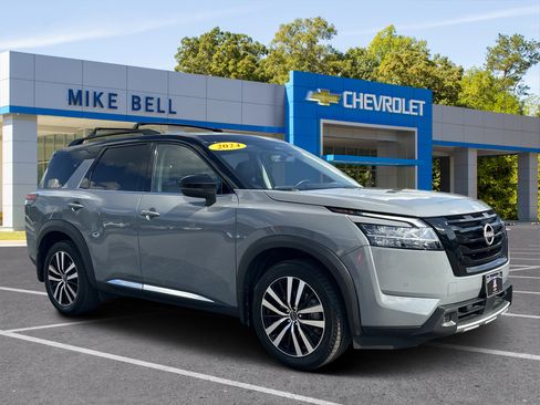 Used 2024 Nissan Pathfinder Platinum AWD/4WD image 1