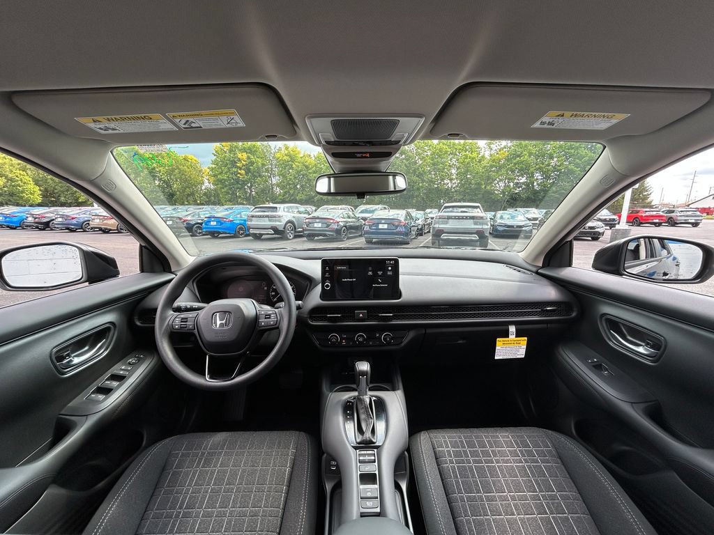 Used 2027 Honda HR-V LX image 9
