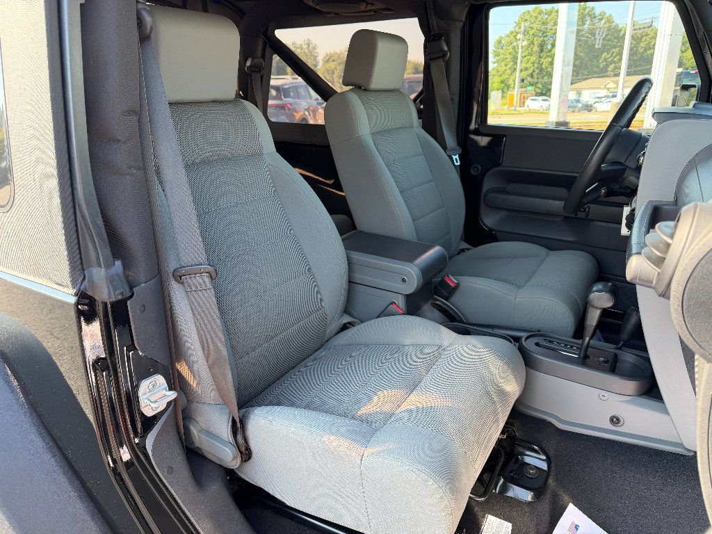 Used 2007 Jeep Wrangler Rubicon w/ PWR Convenience Group AWD/4WD image 12