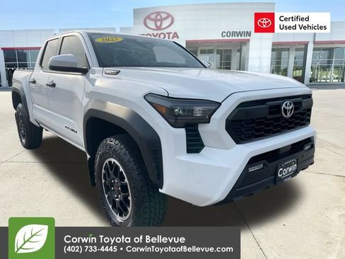 Used 2025 Toyota Tacoma TRD Off-Road w/ TRD Off Road Upgrade Package AWD/4WD image 1