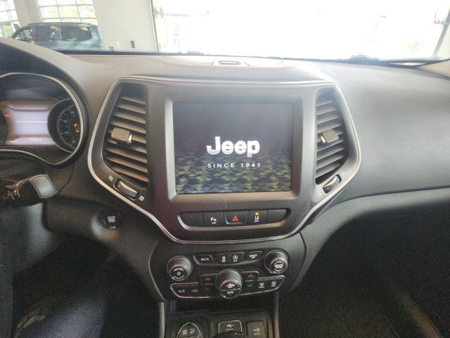 Used 2021 Jeep Cherokee Trailhawk w/ Sun, Sound & Nav Group AWD/4WD image 29