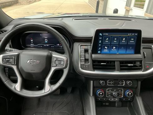 Used 2023 Chevrolet Suburban Z71 w/ Luxury Package AWD/4WD image 11