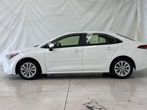 Used 2024 Toyota Corolla XLE FWD image 7