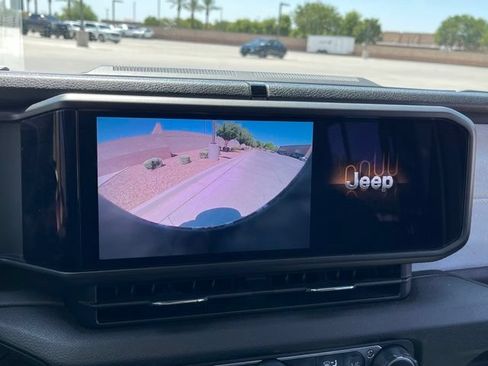 Used 2024 Jeep Wrangler Unlimited AWD/4WD image 23