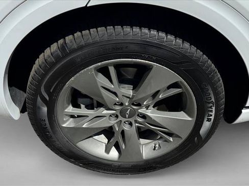 Used 2022 Genesis GV70 3.5T Sport AWD/4WD image 9