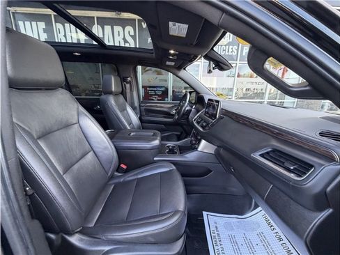 Used 2021 Chevrolet Suburban LT RWD image 35