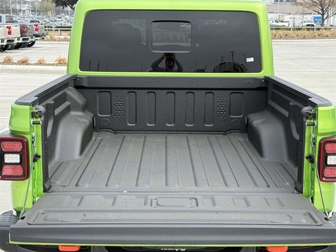 Used 2025 Jeep Gladiator Mojave image 26