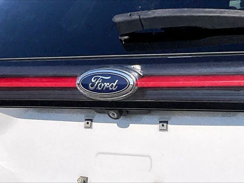Used 2016 Ford Edge SE FWD image 27
