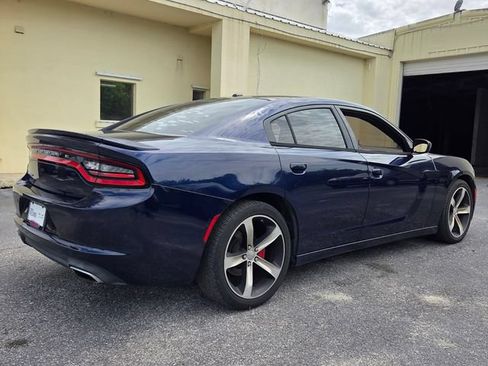 Used 2015 Dodge Charger SE w/ Sport Appearance Group RWD image 7