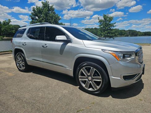 Used 2017 GMC Acadia Denali w/ Technology Package AWD/4WD image 2