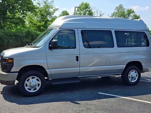 Used 2011 Ford E-350 and Econoline 350 XL w/ PWR Windows & Locks Group RWD image 4