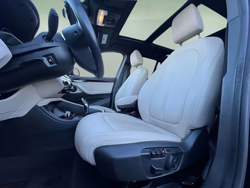 Used 2022 BMW X1 xDrive28i w/ Convenience Package image 14