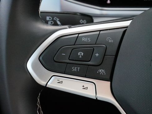 Used 2025 Volkswagen Taos SE image 26