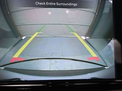 Used 2024 Chrysler Pacifica Limited FWD image 26