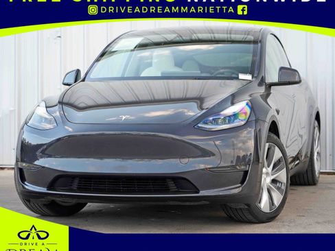Used 2024 Tesla Model Y Long Range image 1