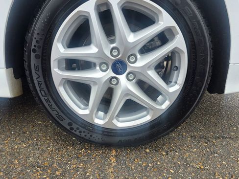 Used 2016 Ford Fusion SE image 12