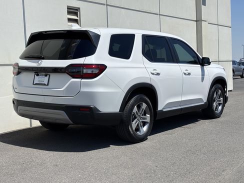 Certified 2023 Honda Pilot EX-L image 3