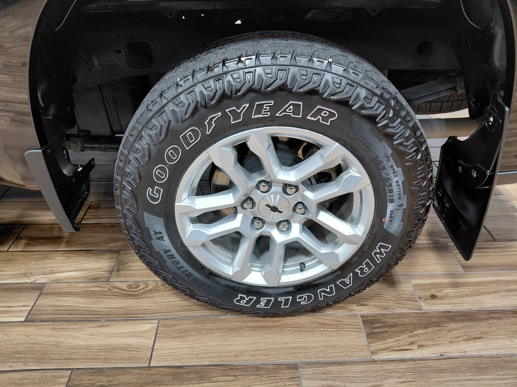 Used 2024 Chevrolet Silverado 1500 RST w/ Z71 Off-Road Package AWD/4WD image 21
