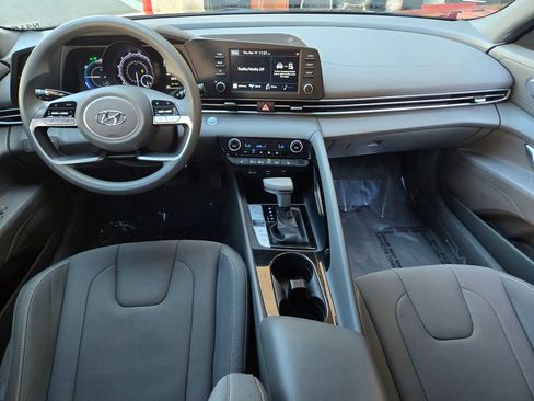Used 2023 Hyundai Elantra Blue image 14