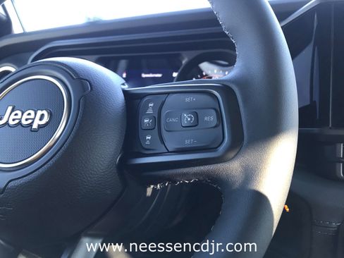 New 2025 Jeep Gladiator Sport image 27