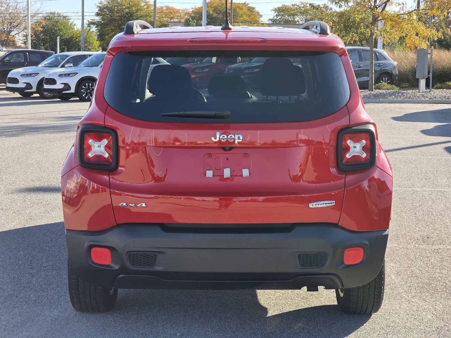 Used 2017 Jeep Renegade Latitude w/ Cold Weather Group AWD/4WD image 12