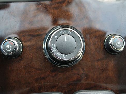 Used 2017 INFINITI QX60 Luxe w/ Deluxe Technology Package image 50