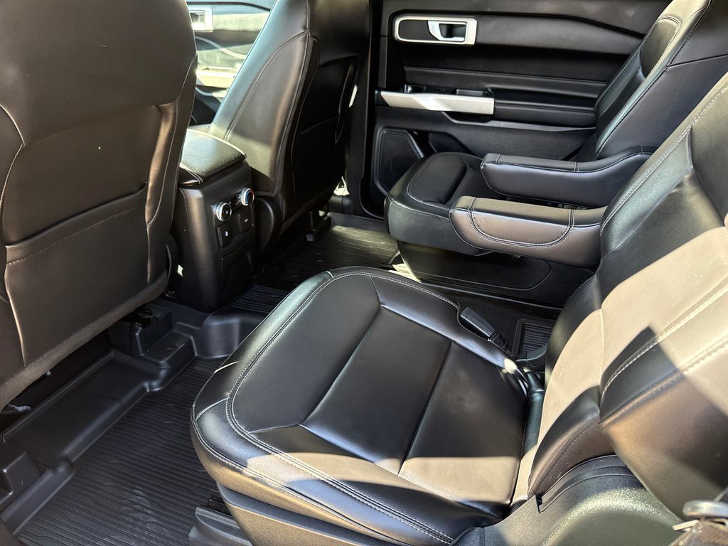 Used 2023 Ford Explorer XLT w/ Equipment Group 202A RWD image 15