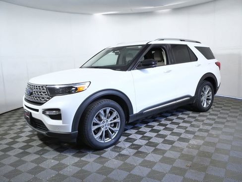 Used 2022 Ford Explorer Limited w/ Equipment Group 301A AWD/4WD image 5