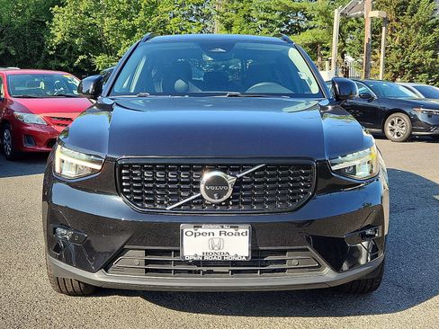 Used 2023 Volvo XC40 B5 Plus w/ Protection Package Premier AWD/4WD image 2