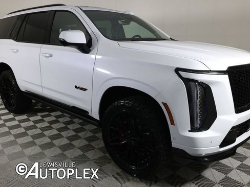 Used 2026 Cadillac Escalade V w/ LPO, ONYX Package AWD/4WD image 3