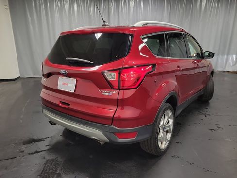 Used 2019 Ford Escape Titanium image 9