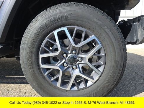 Used 2025 Jeep Wrangler Unlimited Sahara image 6