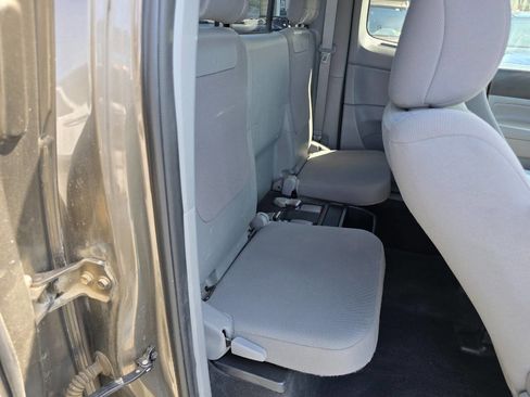 Used 2014 Toyota Tacoma 4x4 Access Cab V6 w/ SR5 Package image 33