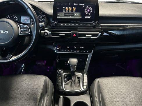 Used 2022 Kia Seltos EX image 12