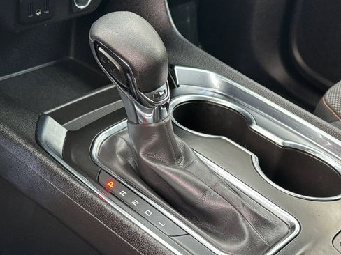 Used 2021 Chevrolet Traverse LT image 17