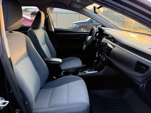 Used 2015 Toyota Corolla L FWD image 18