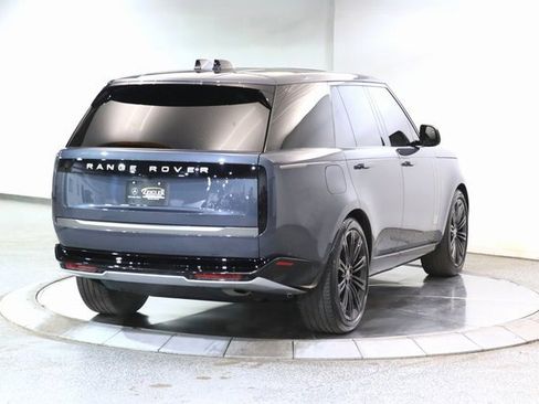 Used 2024 Land Rover Range Rover SE image 13