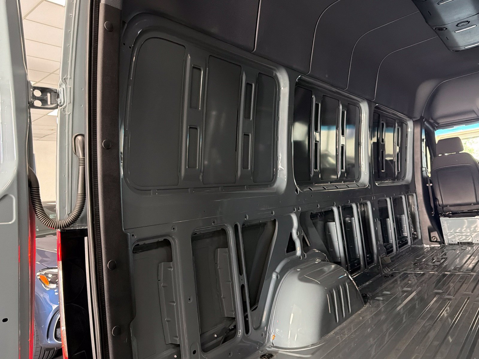 Used 2024 Mercedes-Benz Sprinter 2500 image 16