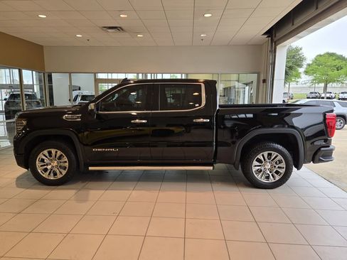 Used 2024 GMC Sierra 1500 Denali AWD/4WD image 4