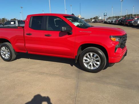 Used 2023 Chevrolet Silverado 1500 Custom image 9