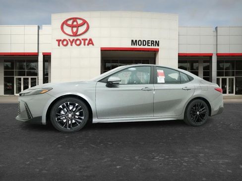 New 2026 Toyota Camry SE FWD image 5