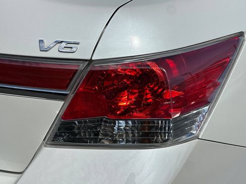 Used 2011 Honda Accord EX-L image 25