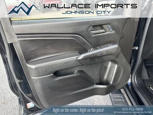 Used 2024 Chevrolet Colorado Trail Boss w/ Technology Package image 13