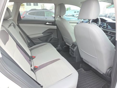 Used 2023 Volkswagen Taos SE image 23