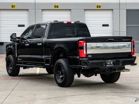 Used 2024 Ford F350 Platinum w/ Tremor Off-Road Package AWD/4WD image 10