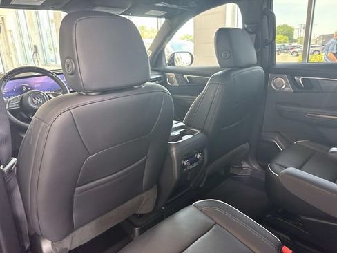 Used 2026 Buick Enclave Avenir w/ Super Cruise Package AWD/4WD image 33