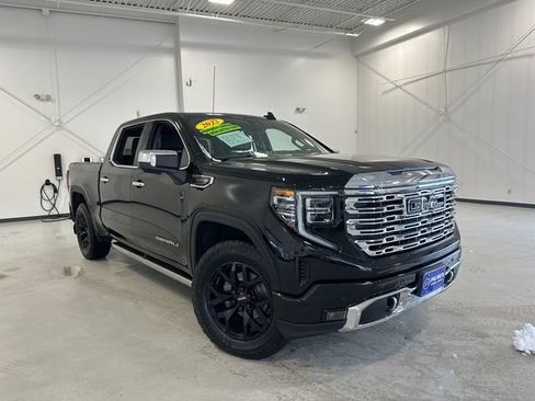 Used 2022 GMC Sierra 1500 Denali w/ Denali Reserve Package image 4